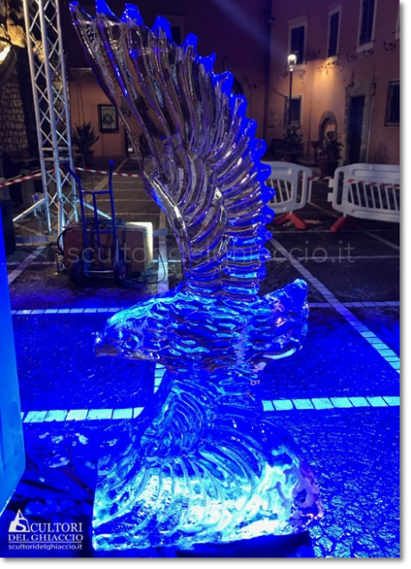 Aquila di ghiaccio Scultura Aquila di ghiaccio