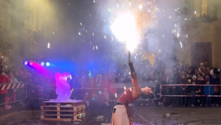 Show ice fire Show ice fire